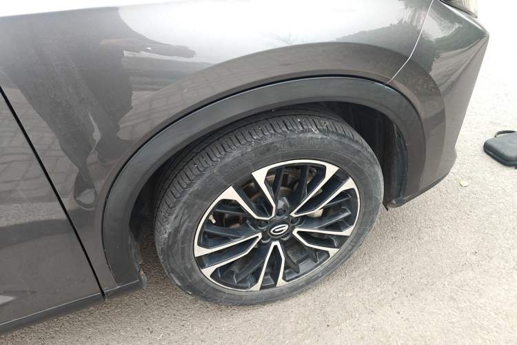 Used GAC Trumpchi GS4 PLUS 2021 270T Automatic Galaxy Edition Right Front Wheel Hub