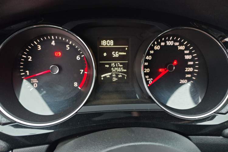 Used Volkswagen Sagitar 2015 1.6L Manual Comfort Model