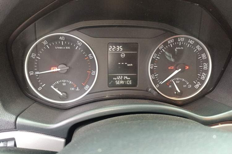 Used Skoda Octavia 2015 Classic Model 1.6L Manual Eado Version