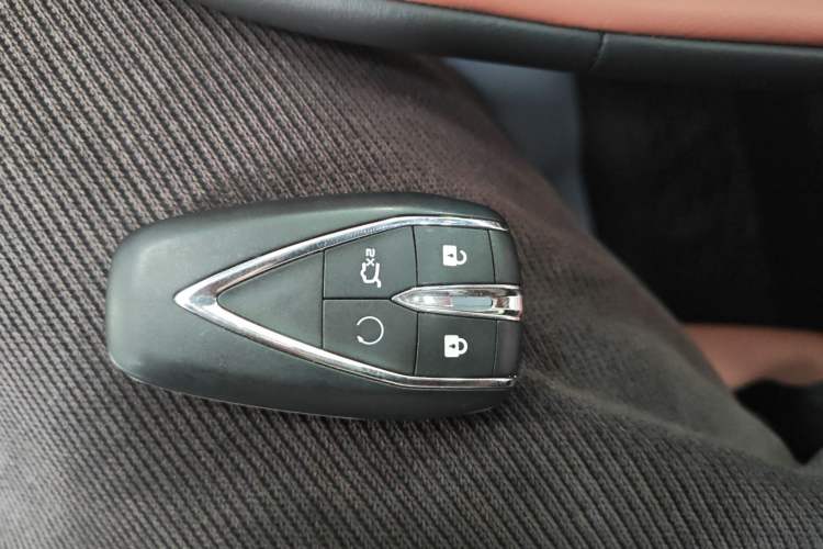 Used CHANGAN CS75 PLUS 2026 Model, Smart Champion Edition 1.5T New Blue Whale Smart Navigation Version
