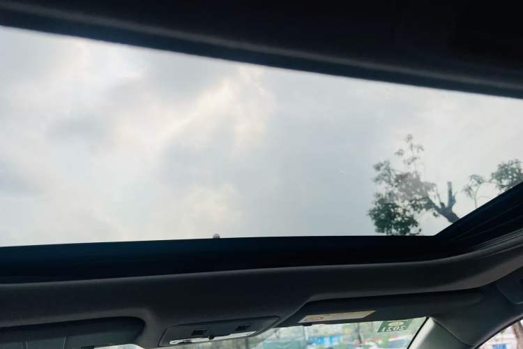 Used Toyota YARiS L Zhi Xuan 2015 1.5G Automatic Orange Limited Edition Headliner