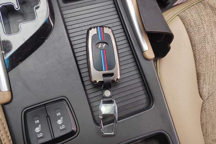 Used Hyundai Sonata 2013 2.4L Automatic Luxury Version China IV Standard
