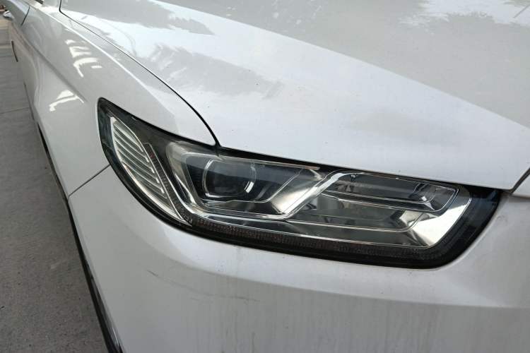 Used Ford Taurus 2017 EcoBoost 245 Fashion Edition Right Front Headlight