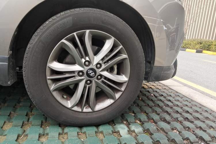 Used Hyundai ix35 2013 2.0L Automatic Two-Wheel Drive Smart GLS China IV Standard
