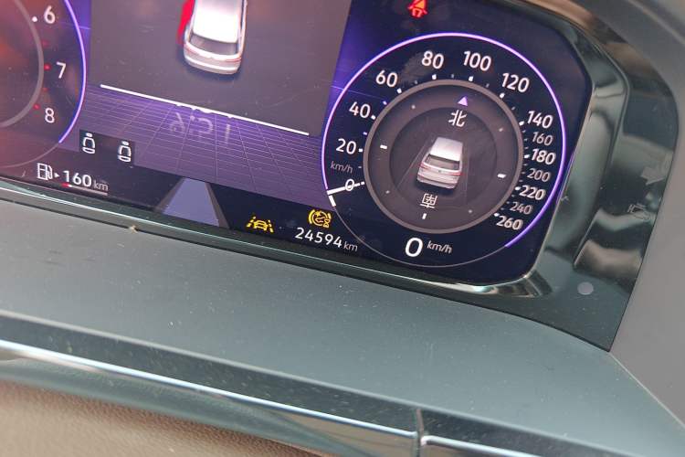 Used Volkswagen Viloran 2022 380TSI Prestige Edition Odometer Close Up