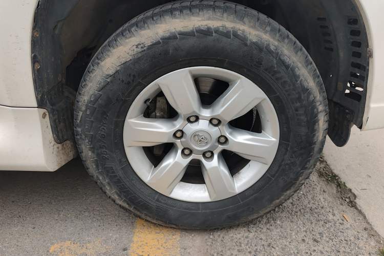 Used Toyota Prado 2014 2.7L Middle East Version Parallel Import Right Front Wheel Hub