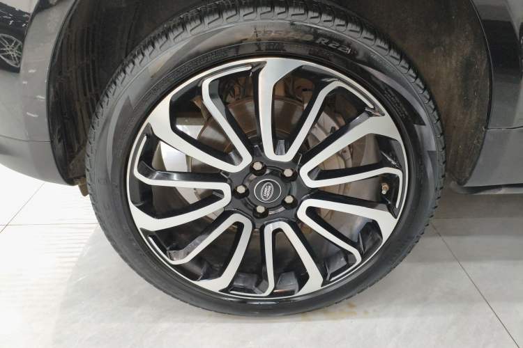 Used Land Rover Range Sport 2021 3.0 L6 SE Left Front Wheel Hub