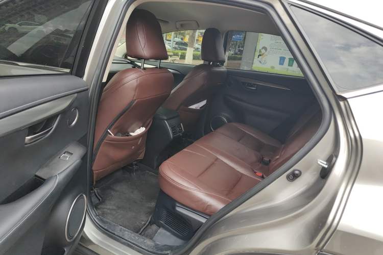 Used Lexus NX 2018 200 Front-Wheel-Drive X-Trail Version China V Standard Left Rear Seat