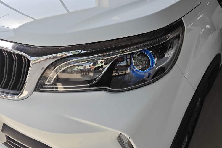 Used Geely Auto Vision X3 2021 PRO 1.5L Manual Elite Model Left Front Headlight