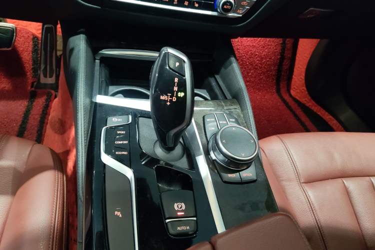 Used BMW 5 Series 2018 Restyled 530Li Leading Edition M Sport Package
