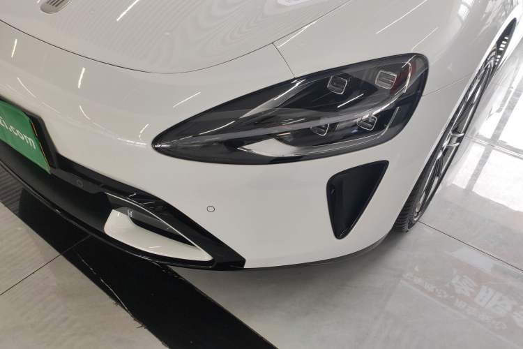 Used Xiaomi Auto SU7 2024 Rear-Drive Ultra-Long Range Advanced Pro-Level Intelligent Driving Version Left Front Headlight