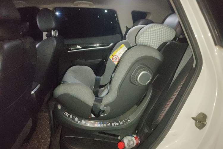 Used Dongfeng Aeolus AX7 2016 2.0L Automatic Zhiyi Trim