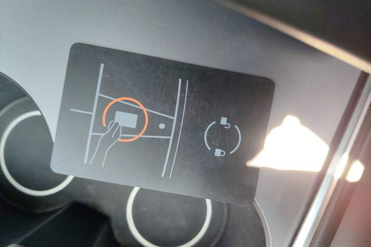 Used Tesla Model Y 2021 Long-Range All-Wheel-Drive Version Interior 1