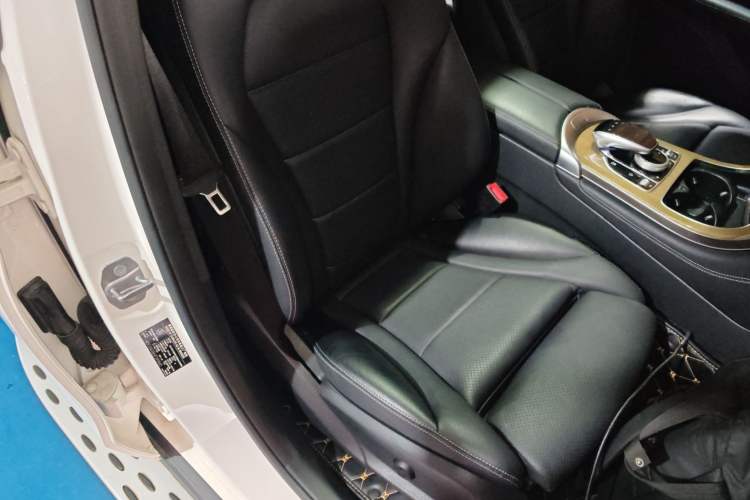 Used Mercedes-Benz GLC Coupe 2017 GLC 260 4MATIC Coupe SUV
