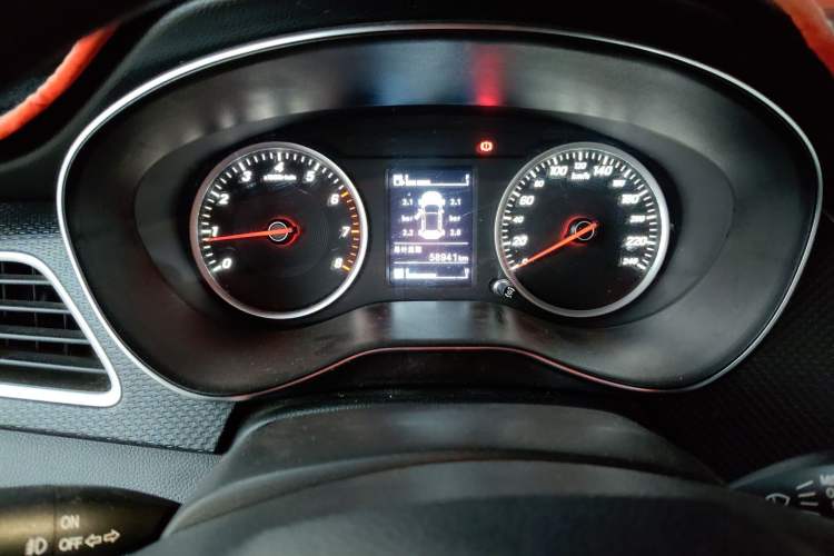 Used Baojun 730 2019 1.5L Manual Fashion Model 7-seater China VI
