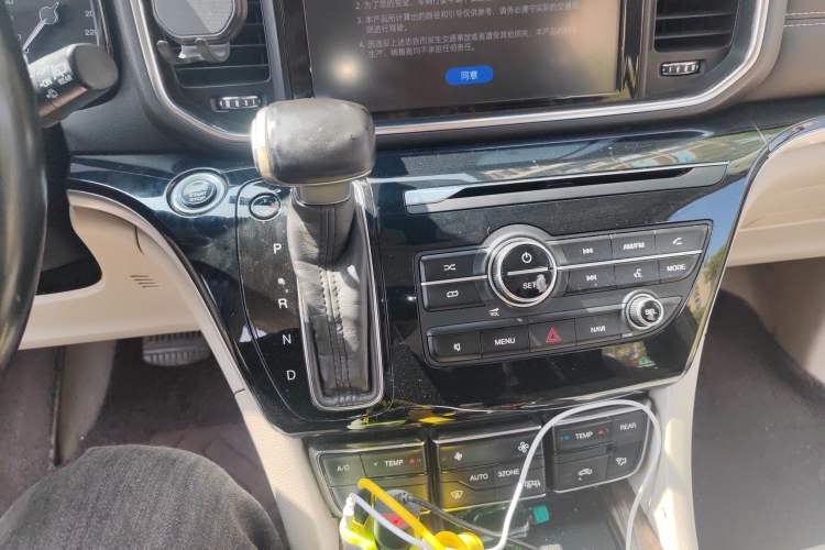 Used GAC Trumpchi M8 2018 320T Luxury Edition Gear Lever