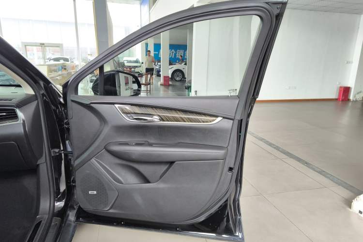 Used Cadillac XT5 2016 25T Luxury Model