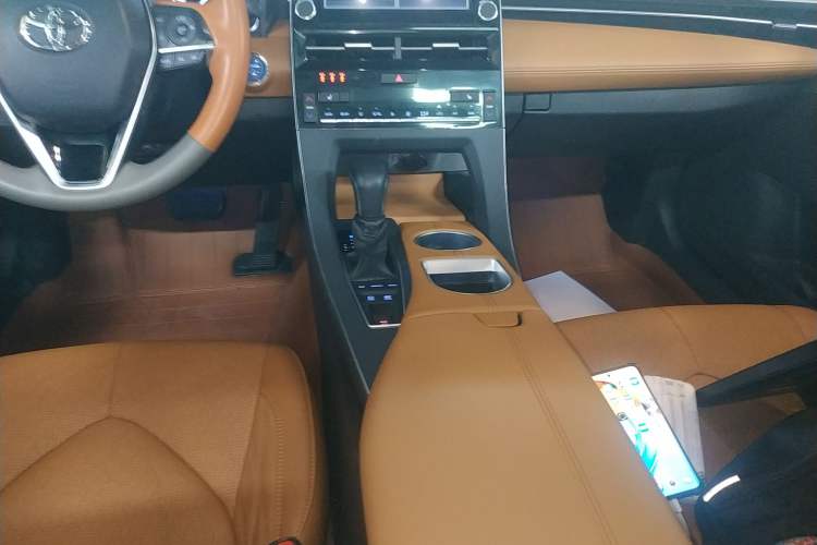 Used Toyota Avalon 2019 Dual-Engine 2.5L XLE Prestige Version China VI Standard