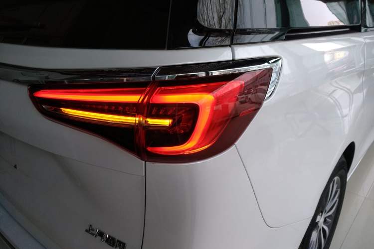 Used Buick GL8 2021 ES Landtrek 653T Comfort Edition