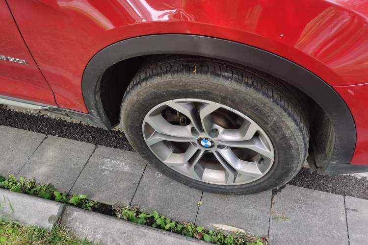 Used BMW X4 2014 xDrive20i X Design Package Right Front Wheel Hub