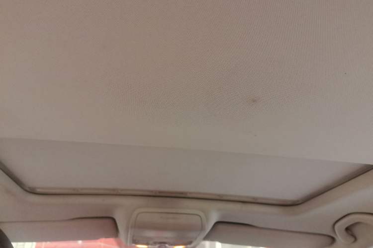 Used Volkswagen Sagitar 2012 1.6L Manual Comfort Model Headliner