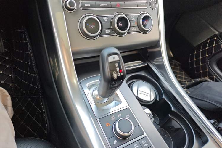 Used Land Rover Range Sport 2017 3.0 SC V6 SE Gear Lever