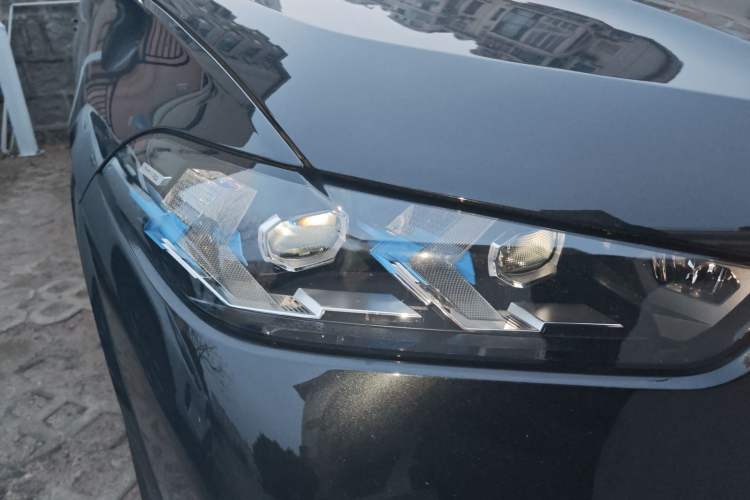 Used BMW X5 2023 xDrive 40Li M Sport Night Edition Package Right Front Headlight