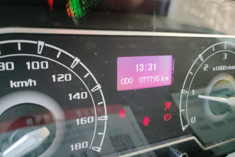 Used SAIC MAXUS Xintu V80 2023 2.0T Manual Classic Aoyuntong Power Version Short Wheelbase Ultra-Low Roof 5/6-Seater
