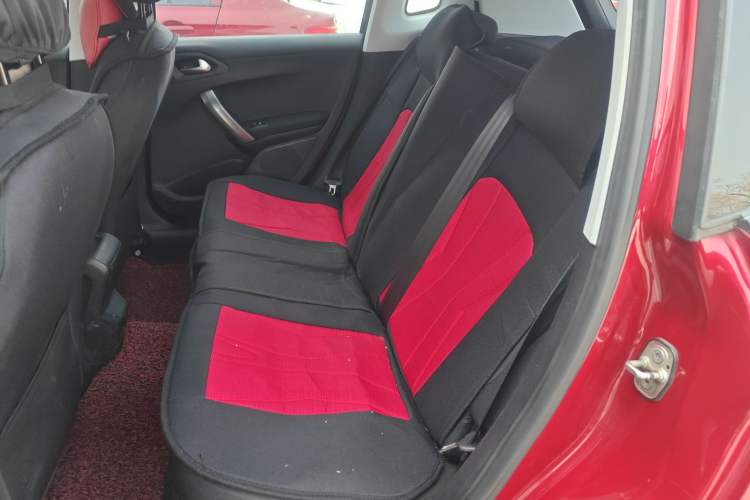 Used Peugeot 2008 2014 1.6L Automatic Fashion Edition
