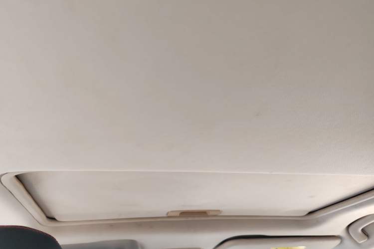 Used Baojun 560 2015 1.8L manual luxury version Headliner