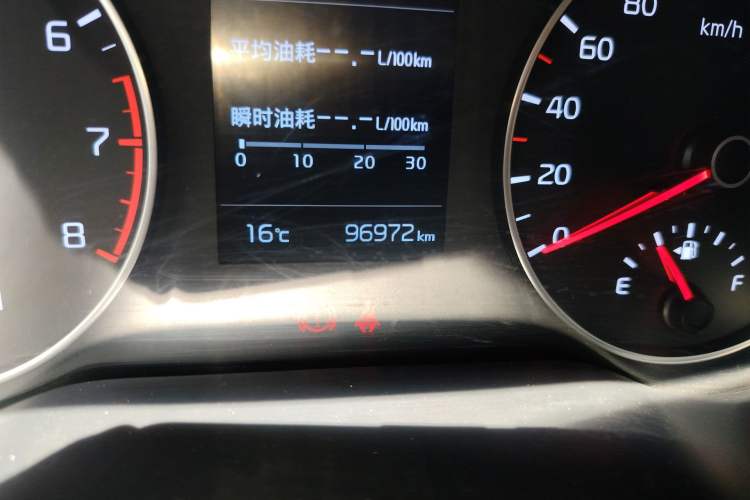 Used Kia KX Cross 2017 1.4L AT GLS Odometer Close Up