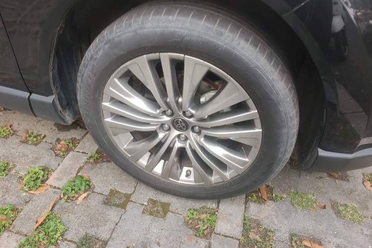 Used Toyota Harrier 2022 2.0L CVT Two-Wheel Drive Deluxe Edition Right Front Wheel Hub