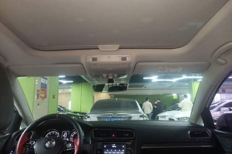 Used Volkswagen Golf 2018 230TSI Automatic Luxury Version Headliner