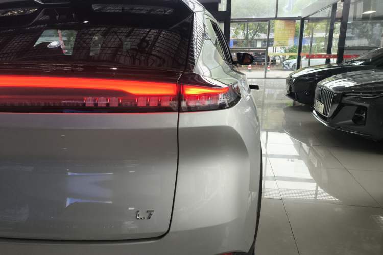 Used Dongfeng Aeolus L7 New Energy 2024 205 Pro Right Rear Taillight