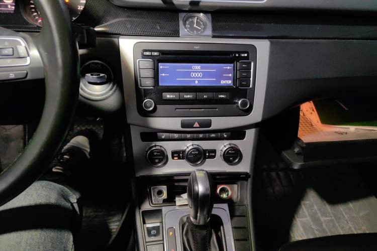 Used Volkswagen Magotan 2012 Revised 1.8TSI Luxury Version Audio And AC Panel