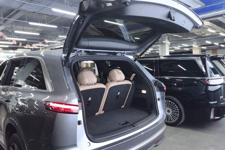 Used ONVO Luxeed L90 2025 Model—Max Six-Seater Version Trunk