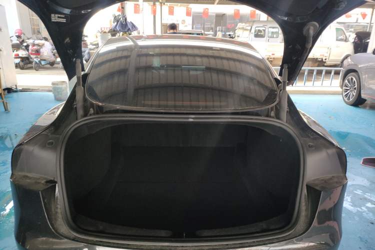 Used Tesla Model 3 2023 Rear-Wheel-Drive Version Trunk