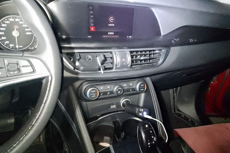 Used Alfa Romeo Stelvio 2017 2.0T 200HP Elite Edition
