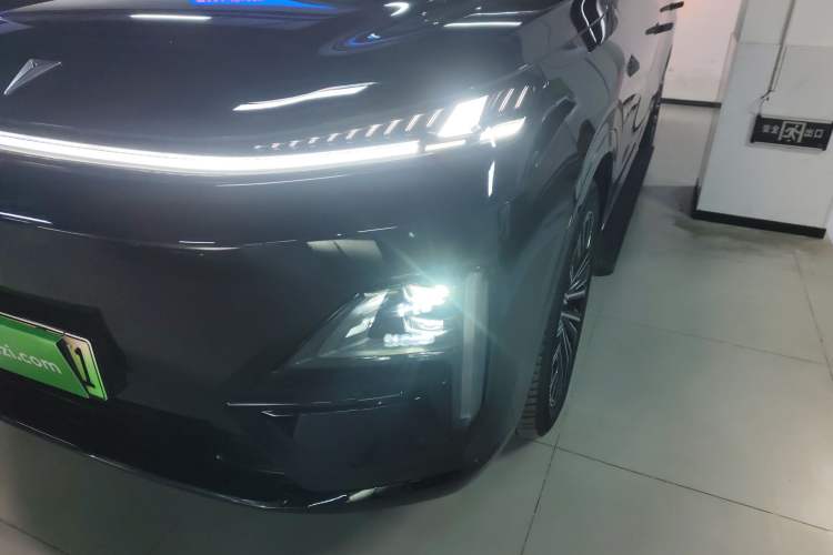 Used Deepal S09 2025 Four-Wheel Drive Ultra+ Custom Edition
