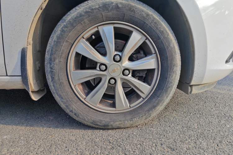 Used Chevrolet Sail 2015 Sail 3 1.5L AMT Happiness Sunroof Edition