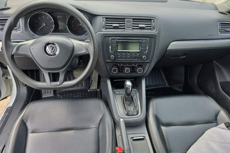 Used Volkswagen Sagitar 2018 1.6L Automatic Fashion Model