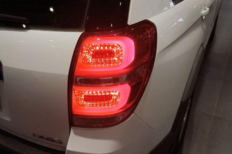 Used Chevrolet Captiva 2015 2.4L Two-Wheel Drive Urban Version 5 Seats