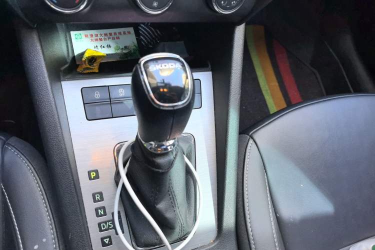 Used Skoda Octavia 2022 1.5L Automatic Comfort Edition Gear Lever