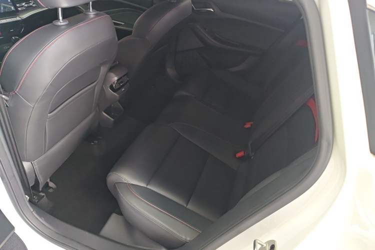 Used MG 5 2021 180 DVVT CVT Youth Luxury Edition
