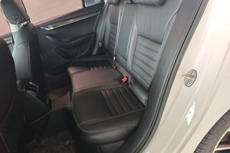 Used Skoda Octavia 2017 1.6L Automatic Smart Drive Edition Left Rear Seat