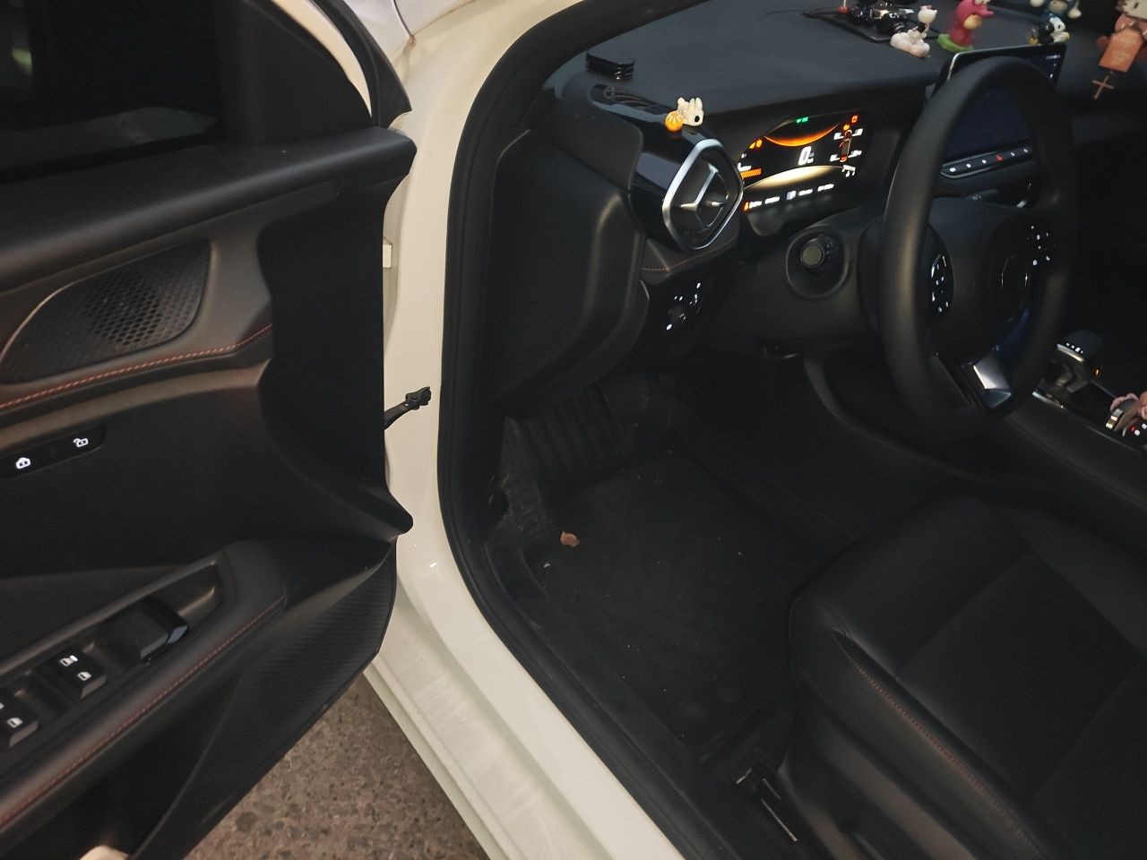 MG 5 2025 300TGI Global Flagship Edition — снимка 16
