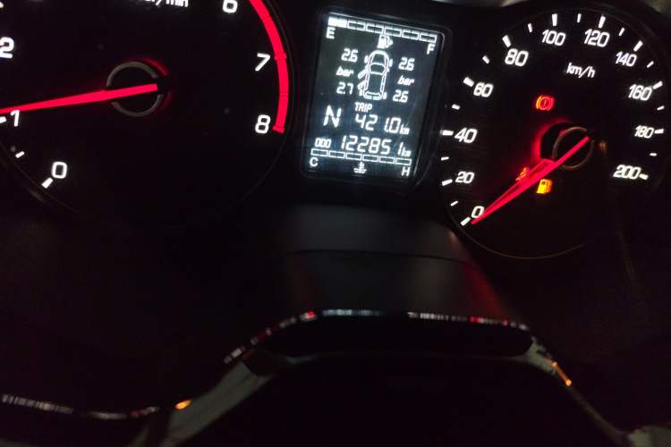 Used Baojun 310W 2018 1.5L Automatic Luxury Version China V Odometer Close Up