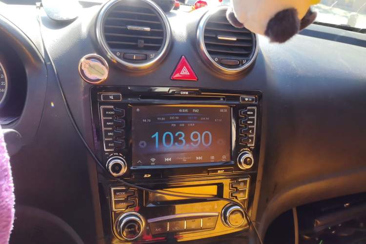 Used Haval H6 2014 Upgraded Model 1.5T Manual Two-Wheel Drive Elite Version Audio And AC Panel