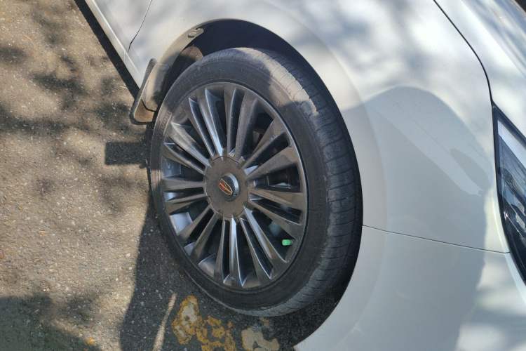 Used Hongqi H5 2020 1.5T DCT Flagship Edition Right Front Wheel Hub