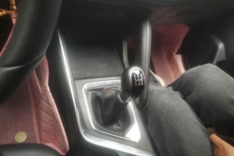 Used Geely Auto Vision X3 2021 PRO 1.5L Manual Elite Model Gear Lever